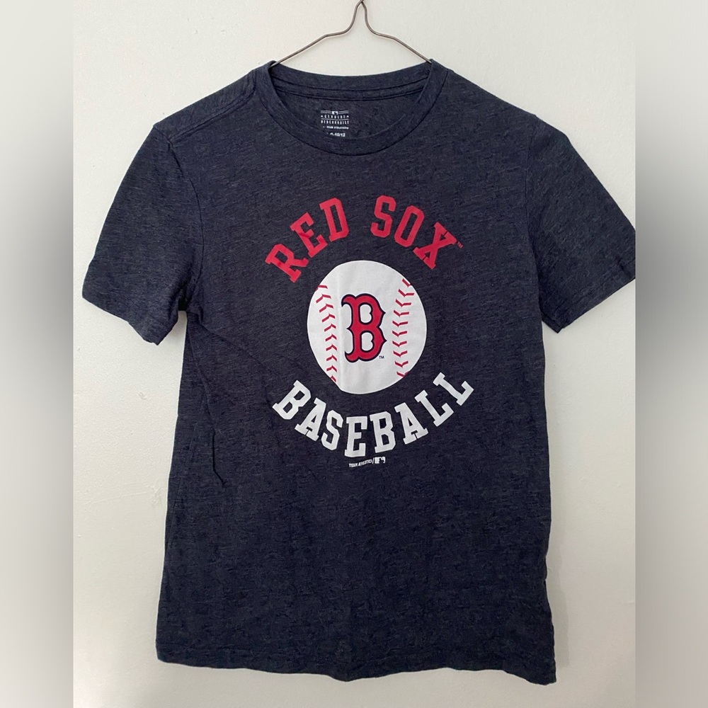 Boys Red Sox T shirt large 10-12 navy blue